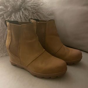 Sorel Joan of arctic Chelsea wedge Carmel color